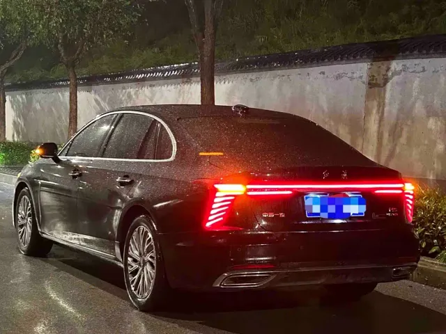 Hongqi H5 — Фото автомобиля 5