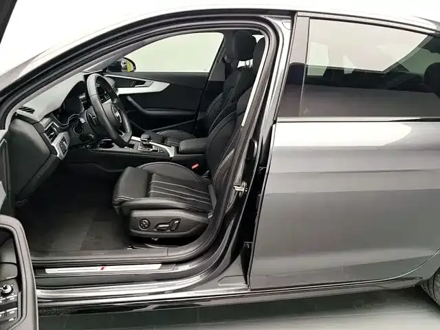 Audi A4L — Фото автомобиля 12