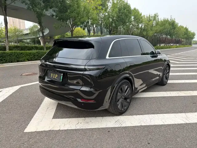 Li Auto L7 — Фото автомобиля 10