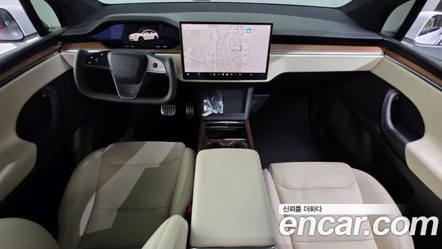 Tesla Model X — Фото автомобиля 7