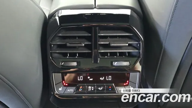 BMW iX — Фото автомобиля 19