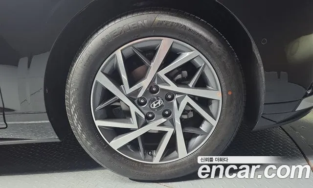 Hyundai Grandeur GN7 — Фото автомобиля 6