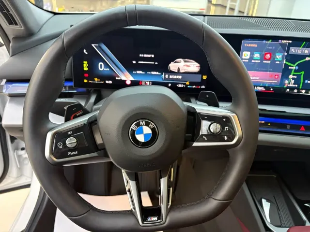 BMW 5 Series — Фото автомобиля 17