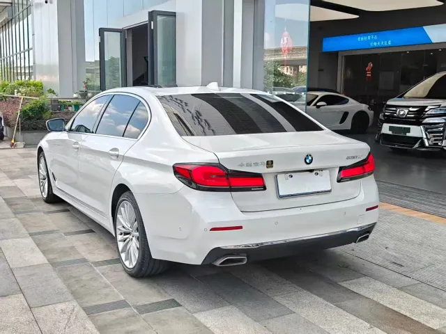 BMW 5 Series — Фото автомобиля 21