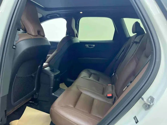 Volvo XC60 — Фото автомобиля 16