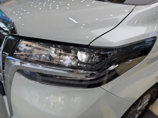 Toyota Alphard — Фото автомобиля 24