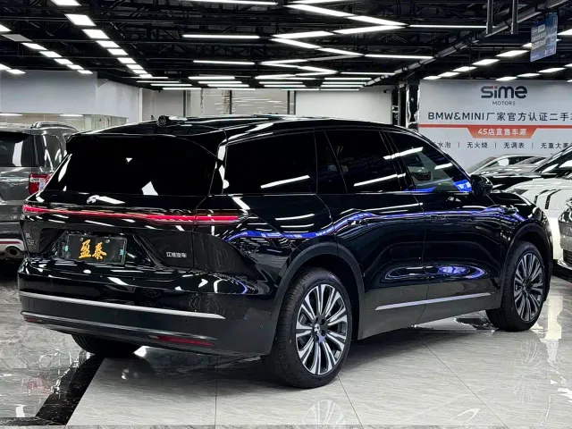 Nio ES8 — Фото автомобиля 7