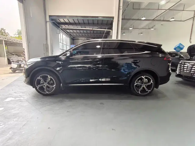 BYD Tang — Фото автомобиля 3