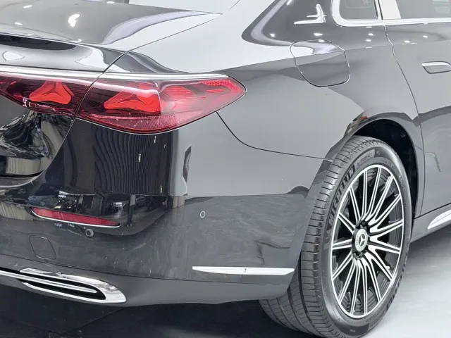 Mercedes-Benz E-Class — Фото автомобиля 21