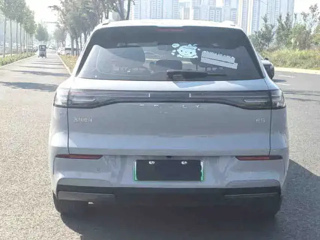 Geely Galaxy E5 — Фото автомобиля 8