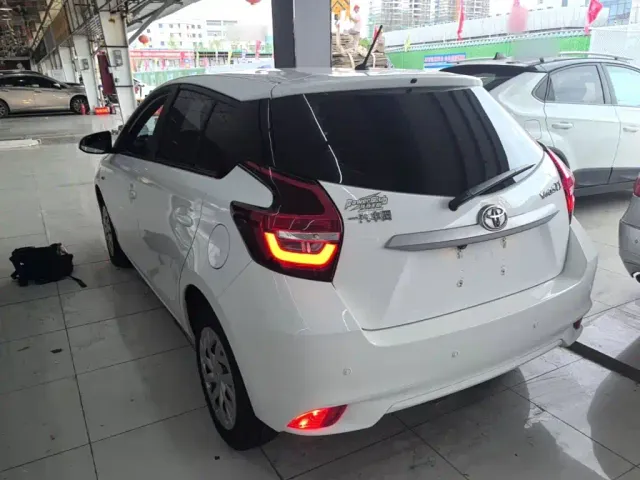 Toyota Vios FS — Фото автомобиля 4