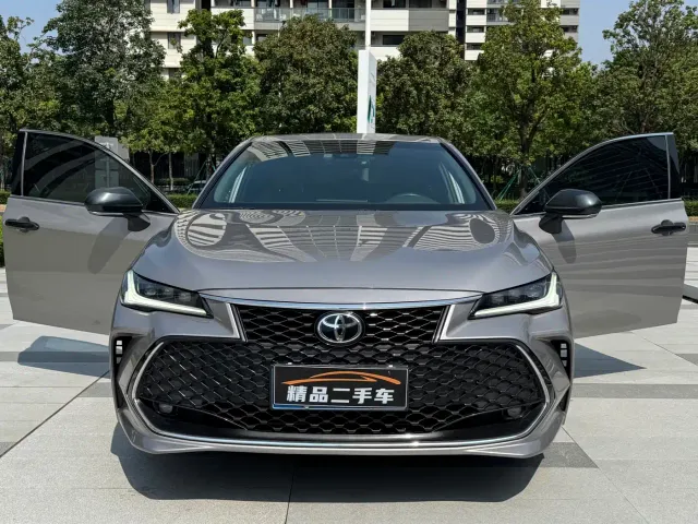 Toyota Avalon — Фото автомобиля 2