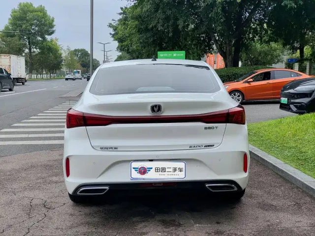 Changan Eado — Фото автомобиля 5