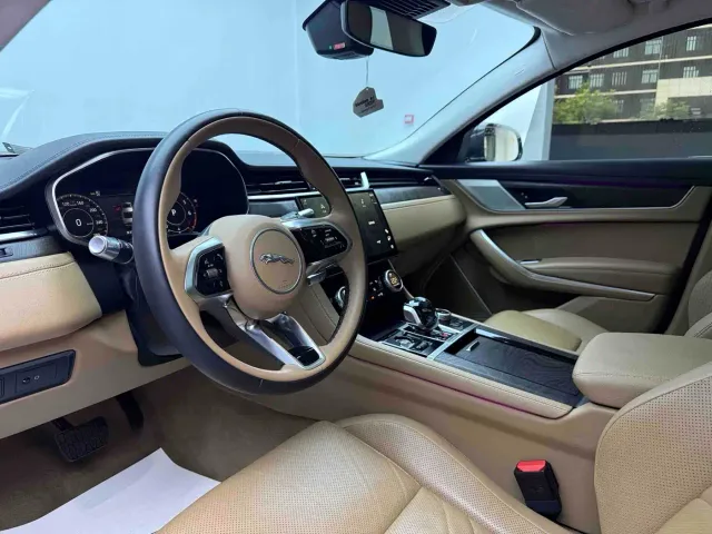Jaguar XFL — Фото автомобиля 5