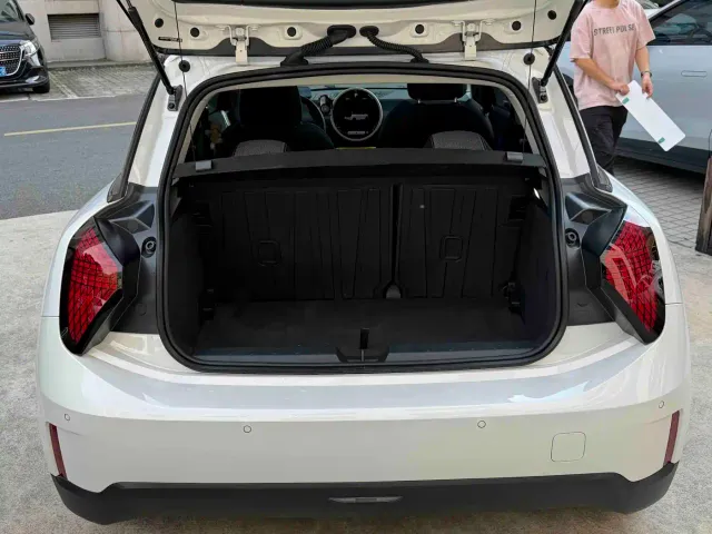 MINI Cooper — Фото автомобиля 12