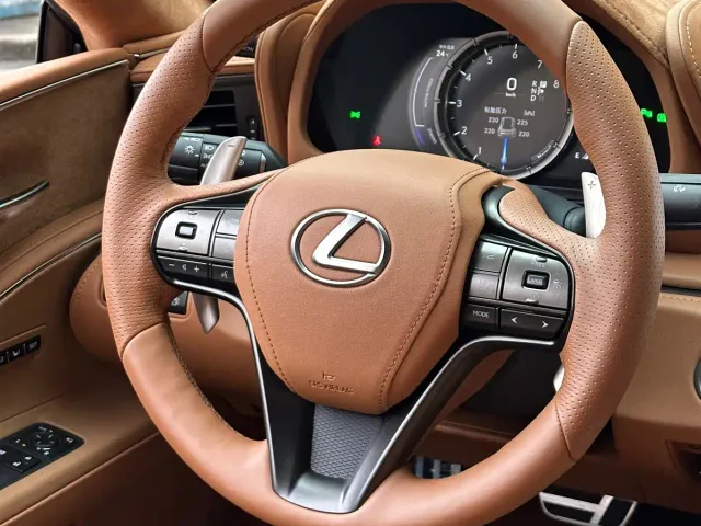 Lexus LC — Фото автомобиля 18