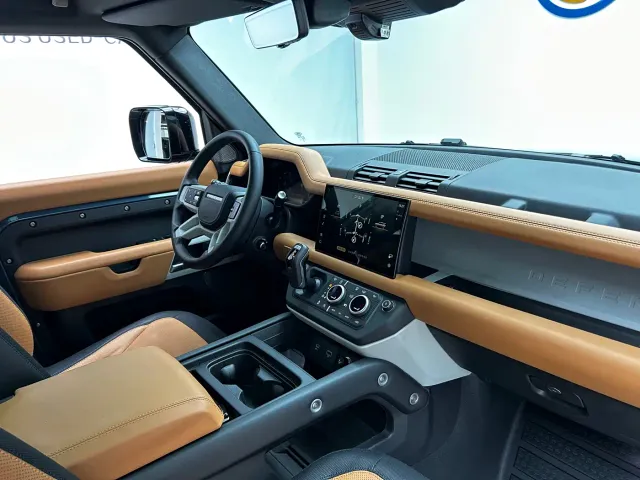 Land Rover Defender — Фото автомобиля 18