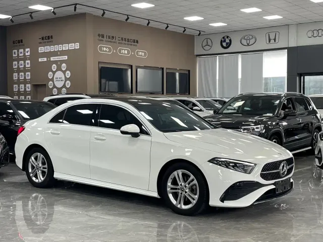 Mercedes-Benz A-Class — Фото автомобиля 3