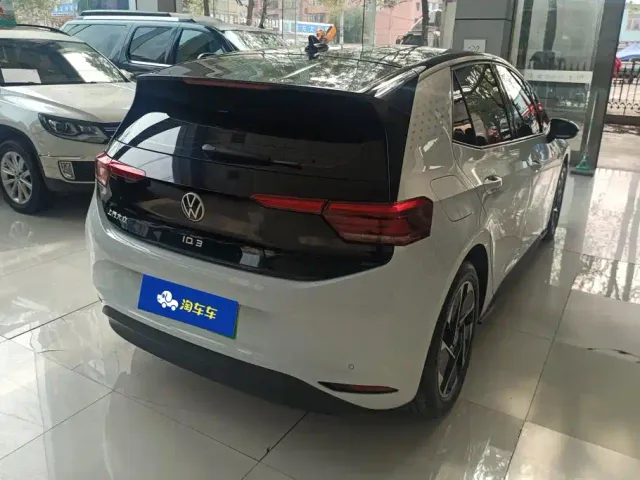 Volkswagen ID.3 — Фото автомобиля 3