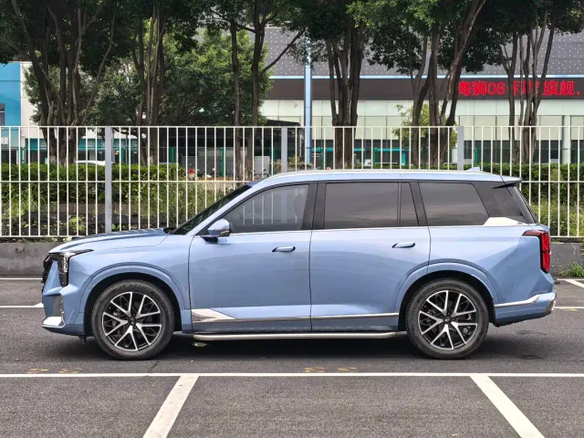 GAC Trumpchi Trumpchi GS8 2022 Dual Engine Series 2.0TM 2WD Premium Edition (7-Seater) — Фото автомобиля 4