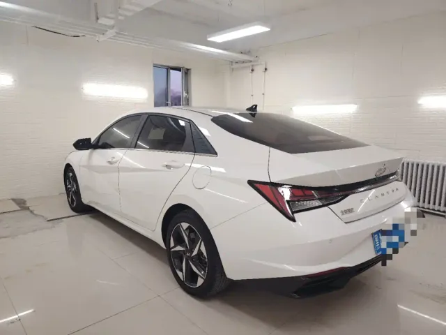 Hyundai Elantra — Фото автомобиля 4