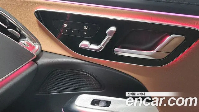 Mercedes-Benz E-Class — Фото автомобиля 13