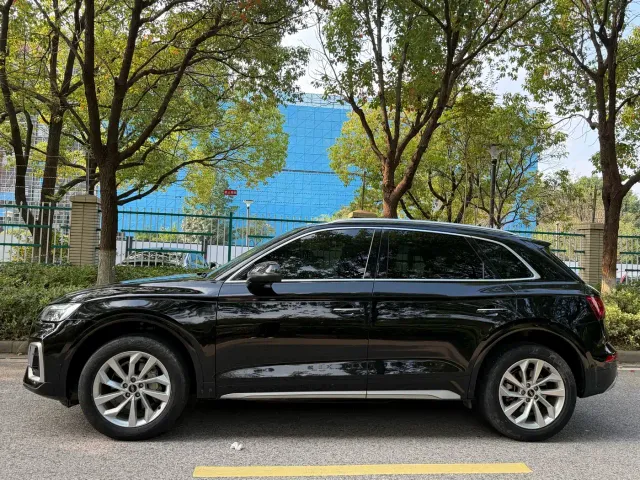 Audi Q5L — Фото автомобиля 3