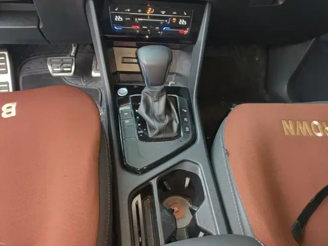 Volkswagen Tiguan L — Фото автомобиля 13