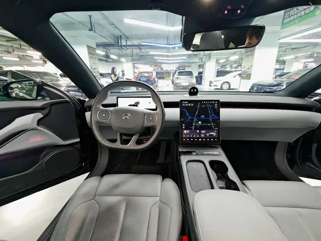 Nio ET5 — Фото автомобиля 6
