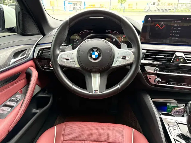 BMW 5 Series — Фото автомобиля 4