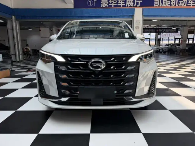 GAC Trumpchi M6 — Фото автомобиля 2