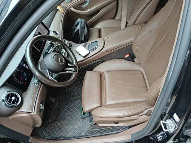 Mercedes-Benz E-Class — Фото автомобиля 14