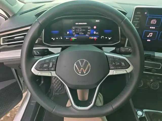 Volkswagen Sagitar — Фото автомобиля 10
