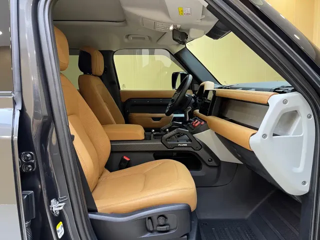 Land Rover Defender — Фото автомобиля 6