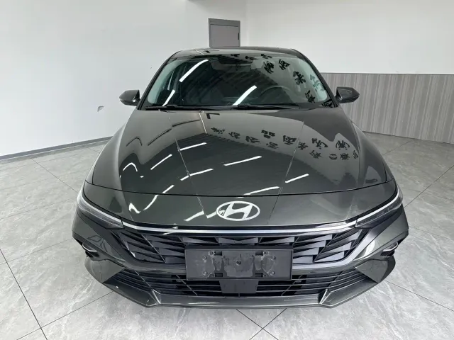 Hyundai Elantra — Фото автомобиля 2