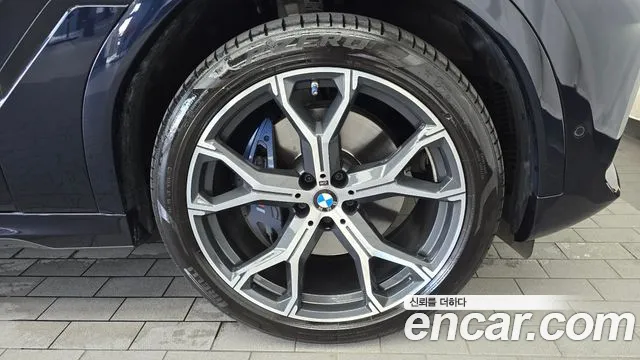 BMW X6 xDrive40i M Sport — Фото автомобиля 7