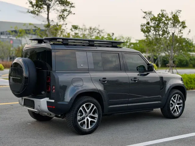 Land Rover Defender — Фото автомобиля 11