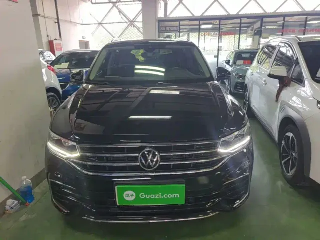 Volkswagen Tiguan L — Фото автомобиля 2