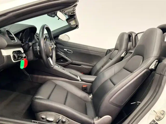 Porsche 718 — Фото автомобиля 10