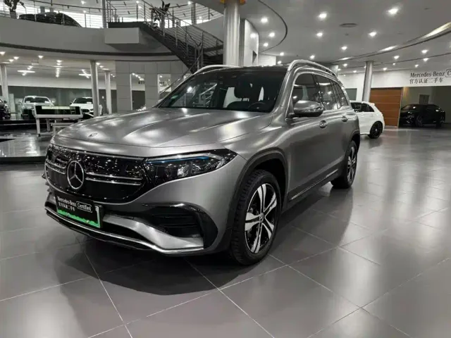 Фотография автомобиля — Mercedes-Benz EQB
