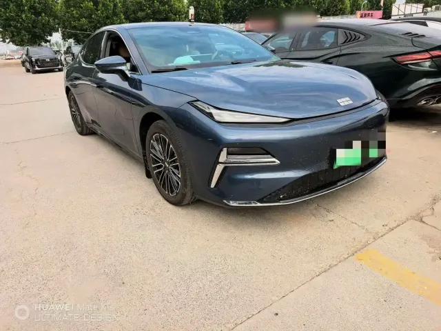 Geely Galaxy Xingyao 8 — Фото автомобиля 3