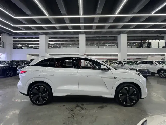 BYD Tang L — Фото автомобиля 5