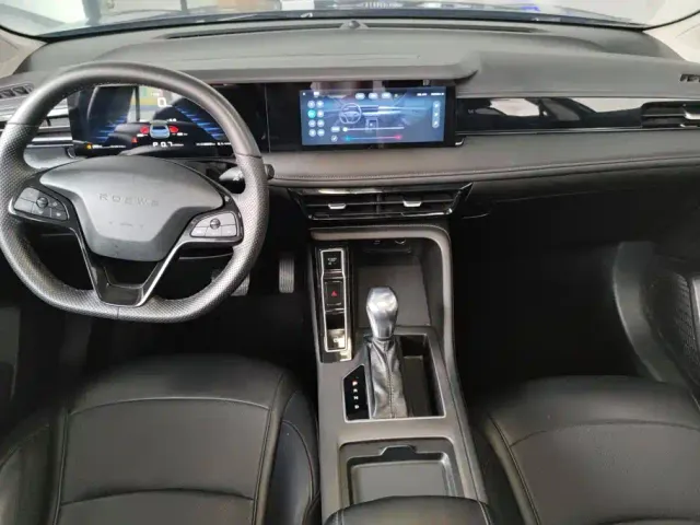 Roewe i5 — Фото автомобиля 12