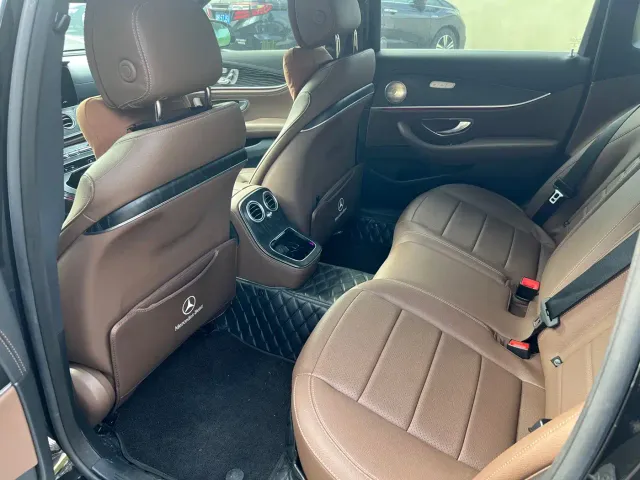 Mercedes-Benz E-Class — Фото автомобиля 6