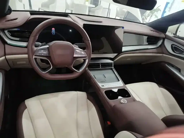 BYD Seal 07 DM-i — Фото автомобиля 9