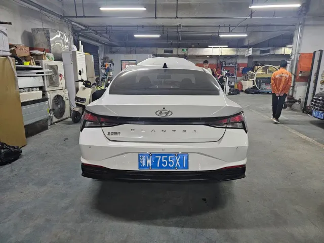 Hyundai Elantra — Фото автомобиля 11