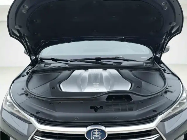BYD Tang — Фото автомобиля 7