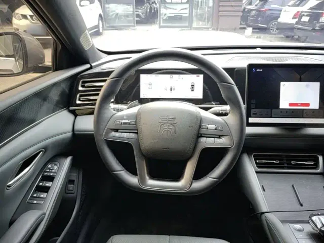 BYD Qin L — Фото автомобиля 10
