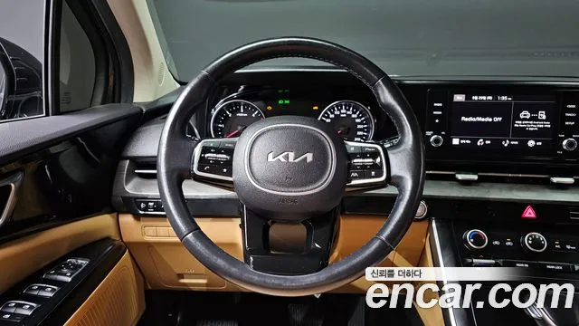Kia Carnival Generation 4 — Фото автомобиля 13