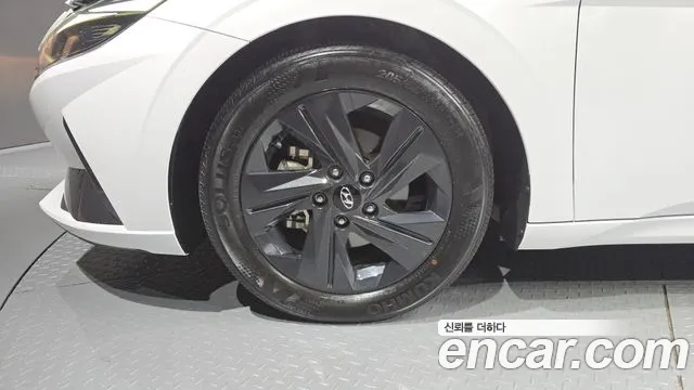 Hyundai Avante CN7 — Фото автомобиля 5